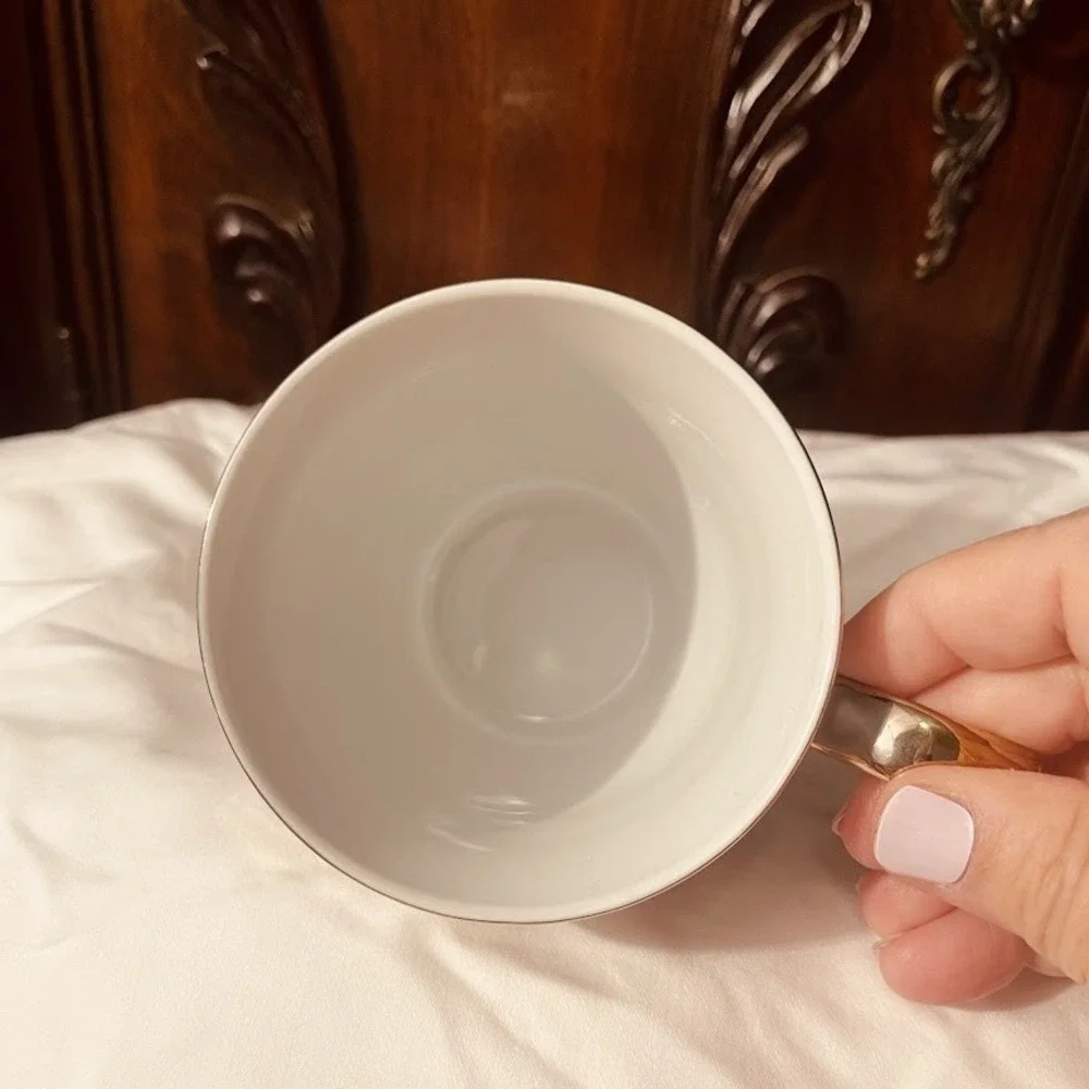 Ciroa‎ Luxe Skull Mug Porcelain Gold Metallic Accent Gothic Coffee Cup Halloween
